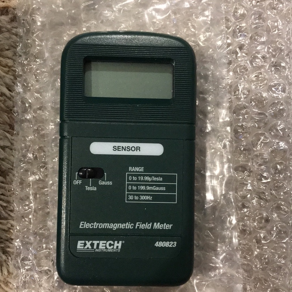EMF/ELF Meter - Picture 3 of 6